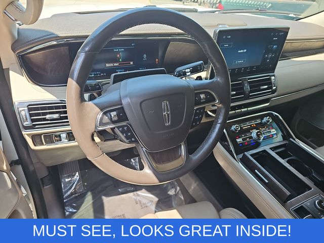 Used 2022 White Lincoln Reserve image 16