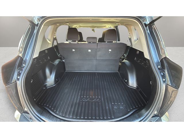 Used 2018 Gray Toyota XLE image 36