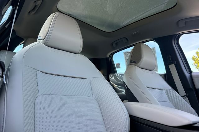 2026 Nissan LEAF Platinum+ - Photo 14