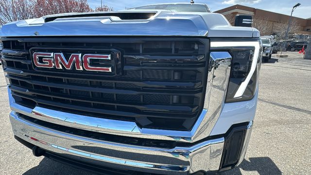 2024 GMC Sierra 2500HD Pro 9