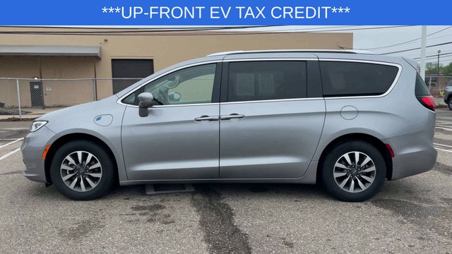 Used 2021 Chrysler Pacifica Hybrid For Sale in Livonia, MI