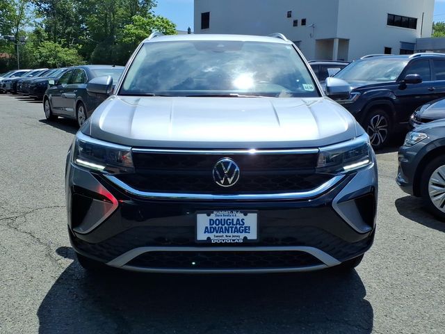 2024 Volkswagen Taos - Image 3