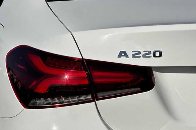 Used 2022 White Mercedes-Benz A 220 image 34