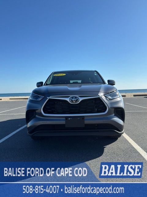 Moon Dust 2023 Toyota Highlander L FWD SUV / Crossover Front-Wheel Drive 8-Speed Automatic