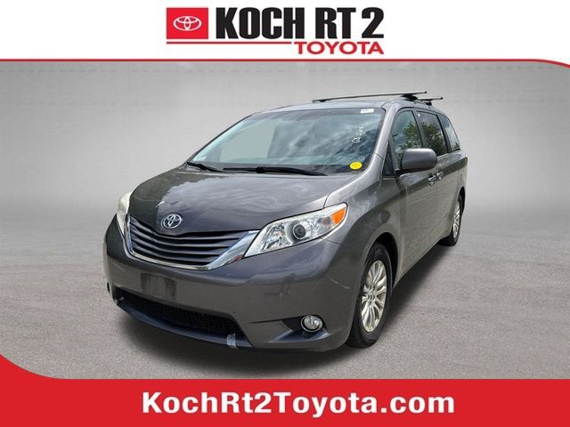 Predawn Gray Mica 2017 Toyota Sienna Minivan Front-Wheel Drive 8-Speed Automatic