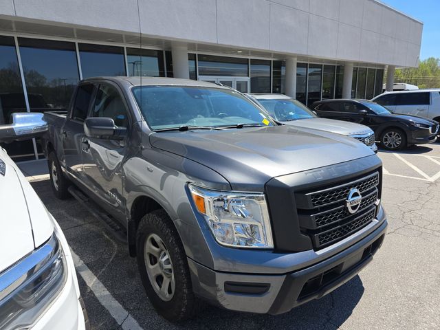 Gray (Gun Metallic) 2021 Nissan Titan S Crew Cab 4WD Pickup Truck Four-Wheel Drive 9-Speed Automatic