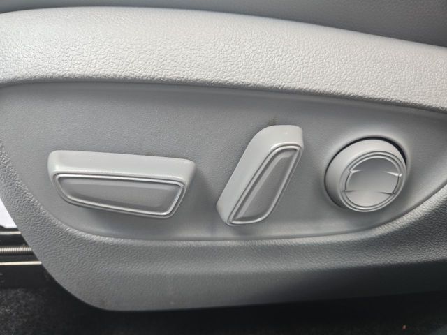 Used 2024 Toyota Highlander Hybrid SUV