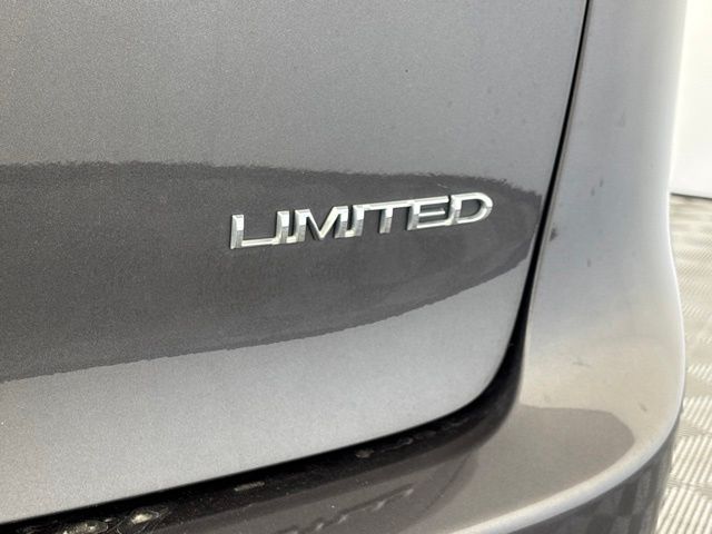 Used 2019 Chrysler Pacifica Van