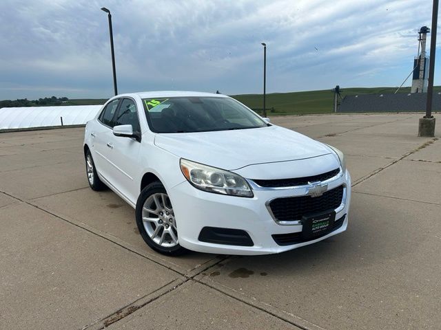 Summit White 2015 Chevrolet Malibu Sedan Front-Wheel Drive 6-Speed Automatic Overdrive