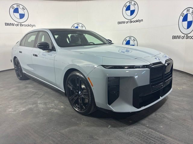 Gray (Brooklyn Grey Metallic) 2027 BMW 7 Series Sedan All-Wheel Drive 8-Speed Automatic