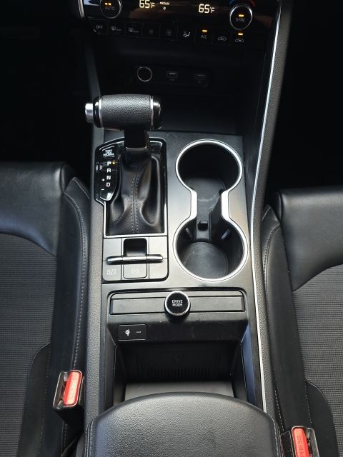 2021 Kia K5 GT-Line:B02116A