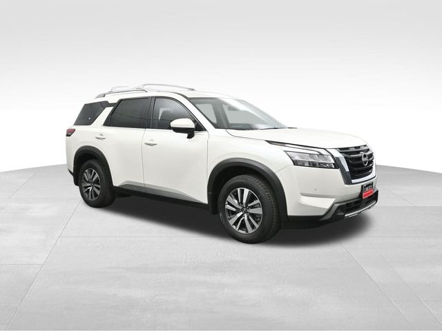 2024 Nissan Pathfinder SL 4