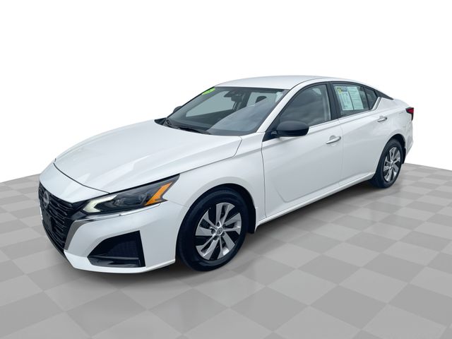 Glacier White 2025 Nissan Altima 2.5 S FWD Sedan Front-Wheel Drive Continuously Variable Transmission