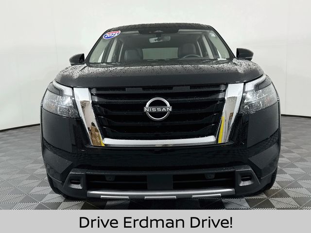 Used 2025 Nissan Pathfinder SUV