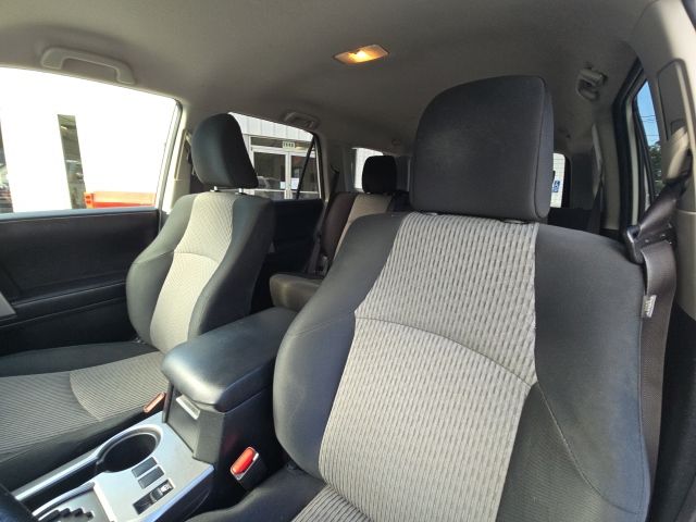 2017 Toyota 4Runner SR5:169086A