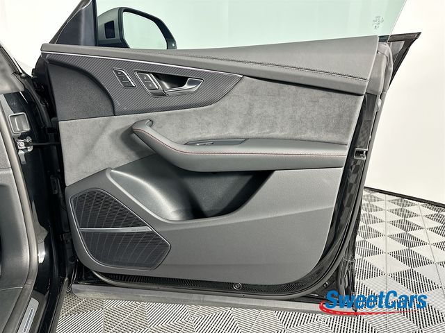 2025 Audi RS Q8 performance