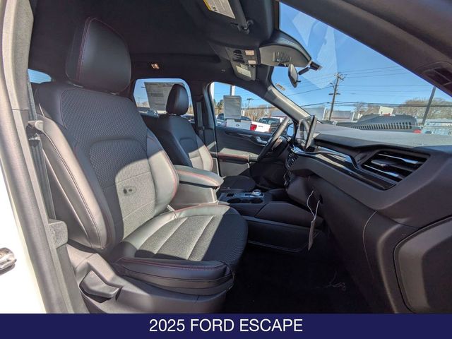 2025 Ford Escape ST-Line - Photo 25