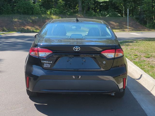 Used 2022 Black Toyota L image 12