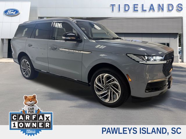 Gray Mist Metallic Tri-Coat 2025 Lincoln Navigator SUV / Crossover Four-Wheel Drive Automatic