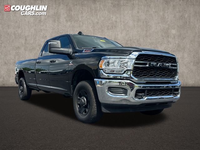 Diamond Black Crystal Pearlcoat 2024 RAM 3500 Pickup Truck Four-Wheel Drive 6-Speed Automatic
