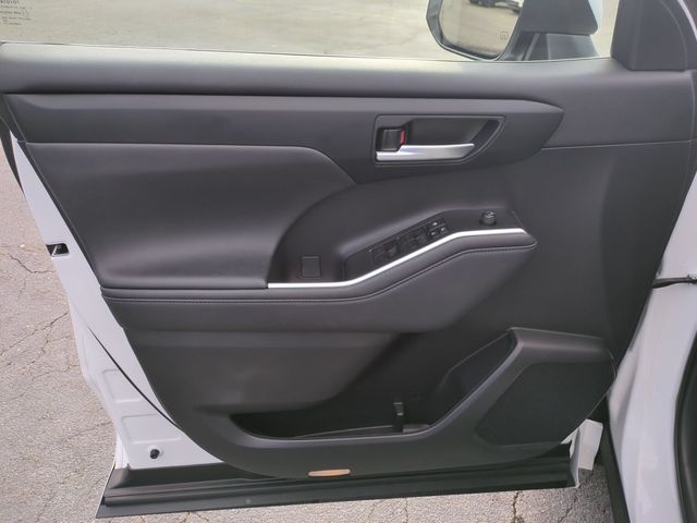 Used 2023 Beige Toyota XLE image 12