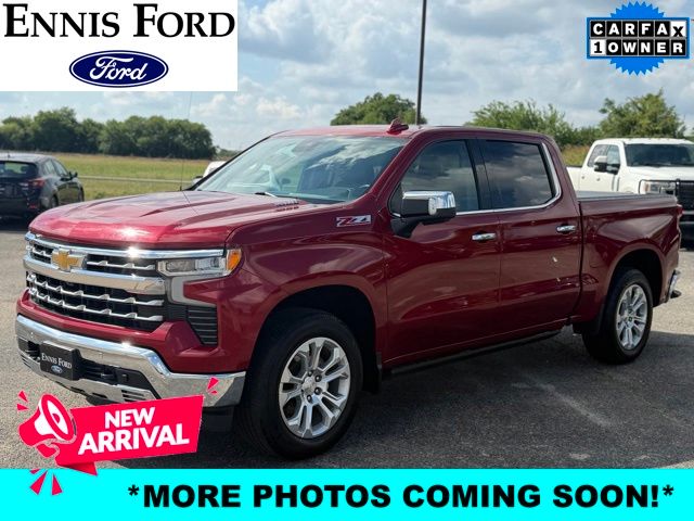 Cherry Red Tintcoat 2022 Chevrolet Silverado 1500 LTZ Crew Cab 4WD Pickup Truck Four-Wheel Drive Automatic