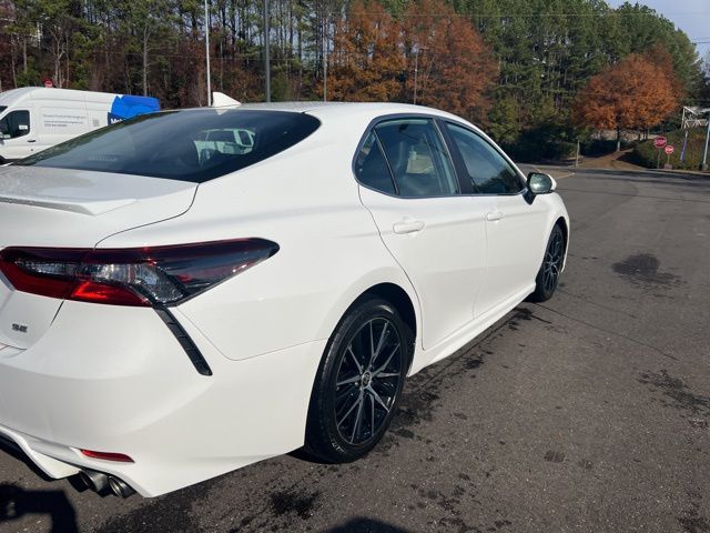 2022 Toyota Camry SE 6