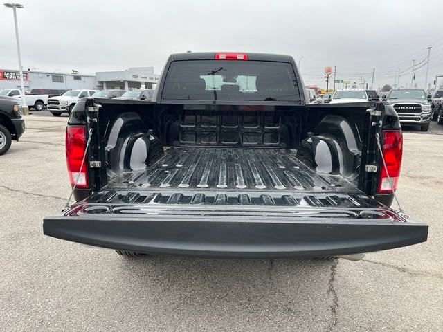 2024 Ram 1500 Classic SLT 10