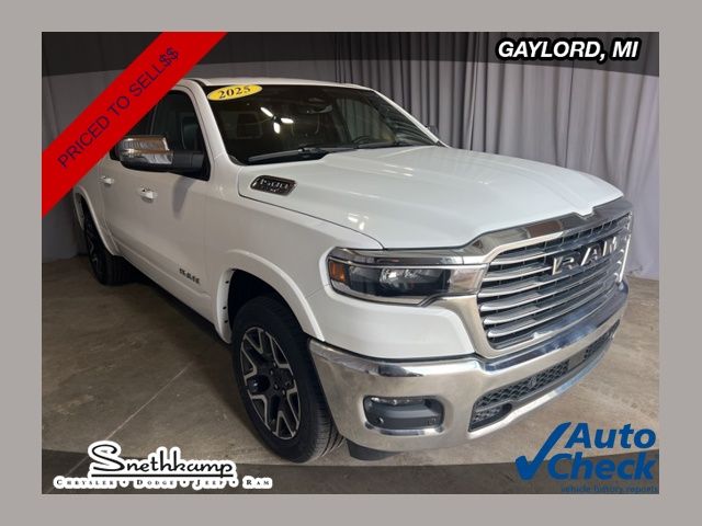 Bright White Clearcoat 2025 RAM 1500 Laramie Crew Cab 4WD Pickup Truck Four-Wheel Drive 8-Speed Automatic