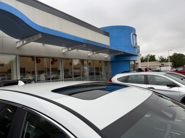 Used 2020 Platinum White Pearl Honda EX image 5