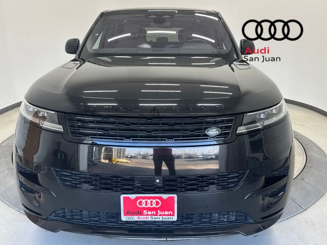 Used 2023 Black Land Rover SE Dynamic image 2