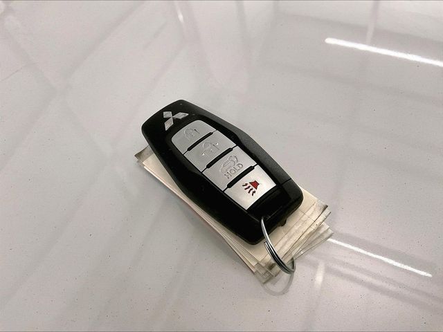 2022 Mitsubishi Outlander SEL White at Auto Express Mitsubishi
