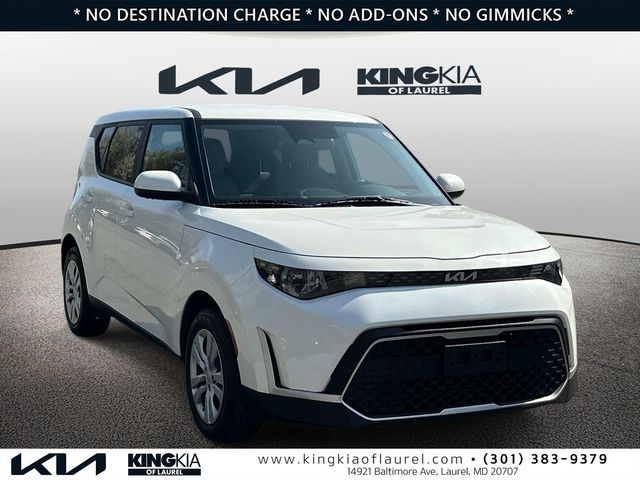 Snow White Pearl 2023 Kia Soul LX FWD SUV / Crossover Front-Wheel Drive Continuously Variable Transmission