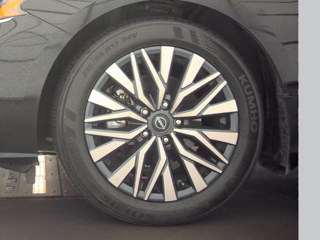 Used 2025 Nissan Altima Sedan