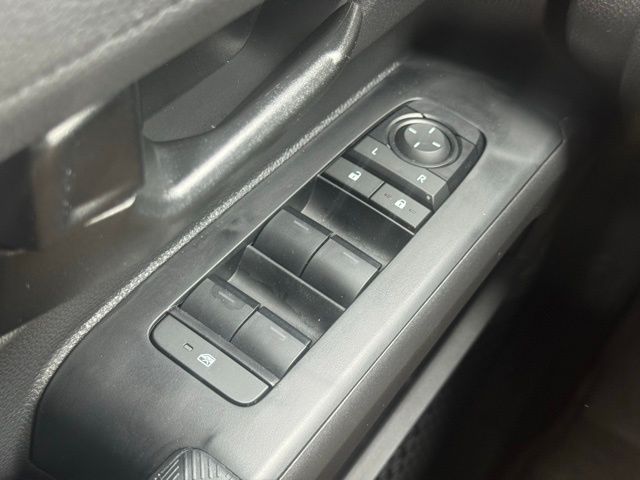 2026 Toyota Tacoma SR5 - Photo 9