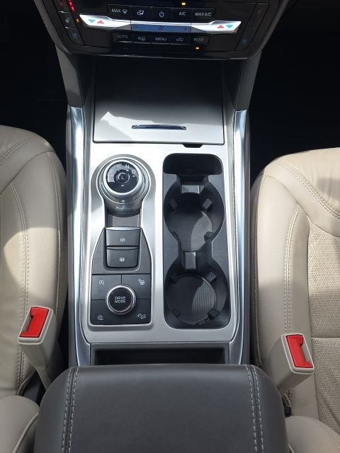 2023 Ford Explorer Platinum:B02247