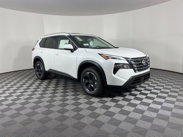 2025 Everest White Pearl Nissan Rogue SV FWD SUV