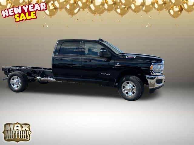 2023 Ram 3500 SLT 2