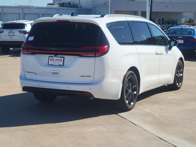 2026 Chrysler Pacifica Limited - 3