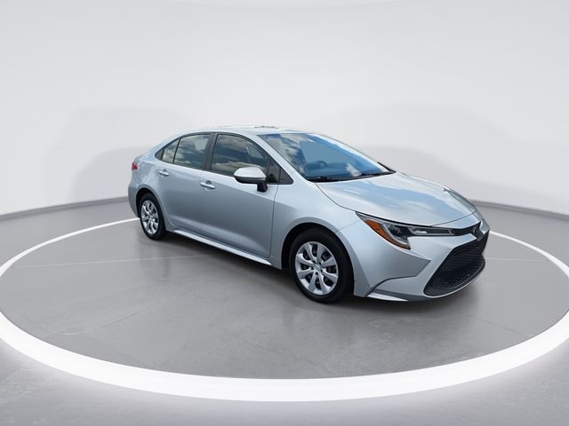 Used 2022 Silver Toyota LE image 2