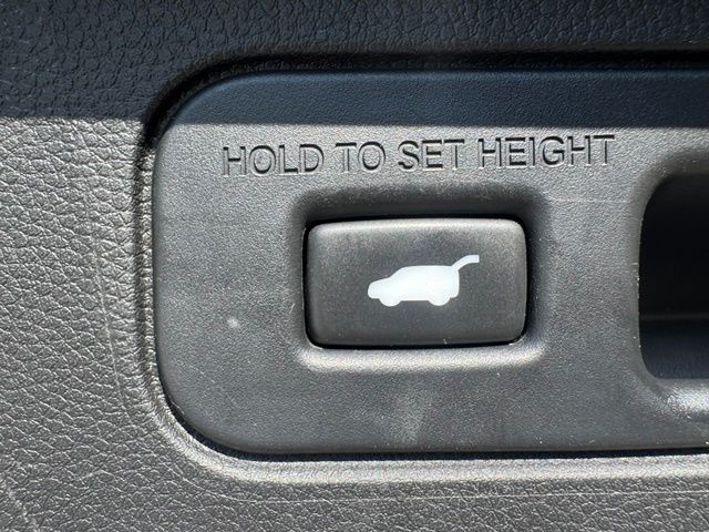 Used 2025 Silver Honda Touring image 8