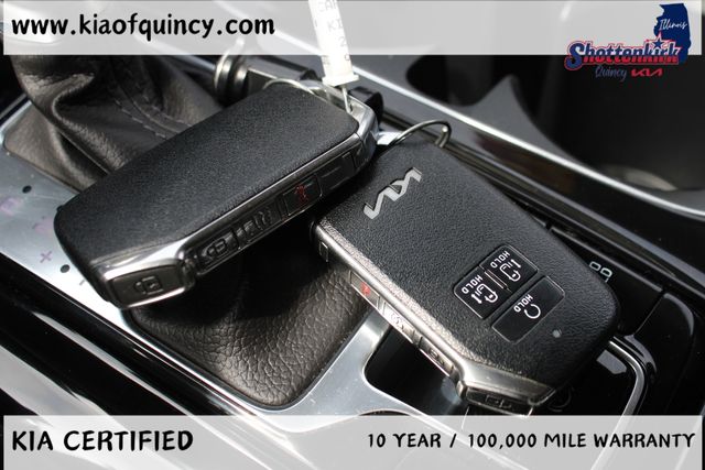 Used 2024 Kia Carnival Van
