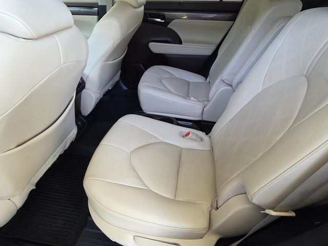 Used 2021 Toyota Highlander SUV