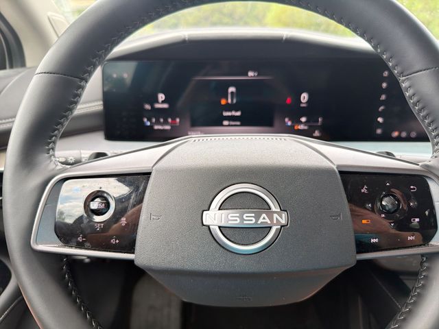 Used 2025 White Nissan SL image 17