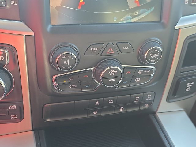 Used 2015 True Blue Pearlcoat Ram Big Horn image 23
