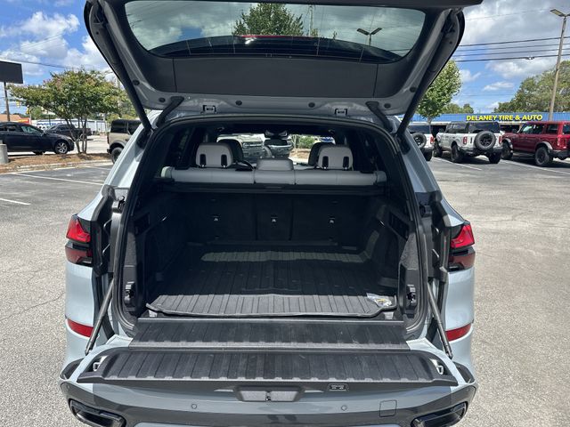 Used 2025 Gray BMW sDrive40i image 25