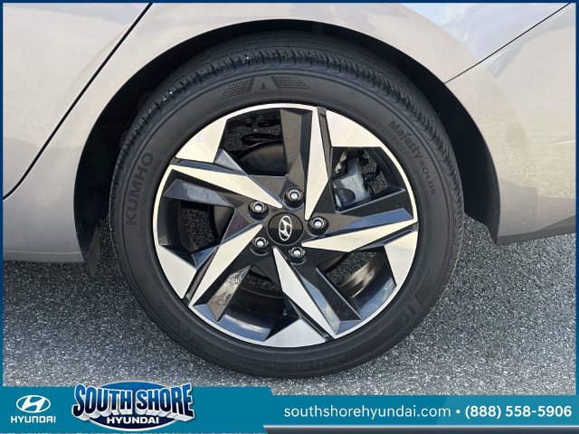 Used 2023 Hyundai Elantra Sedan