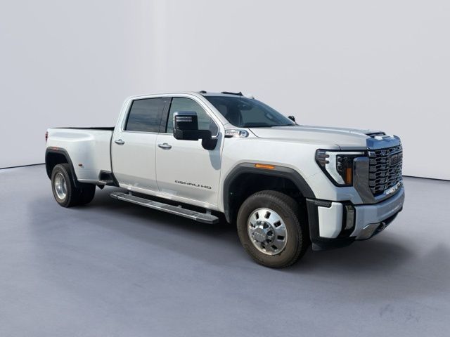 White Frost Tricoat 2024 GMC Sierra 3500HD Pickup Truck Four-Wheel Drive Automatic