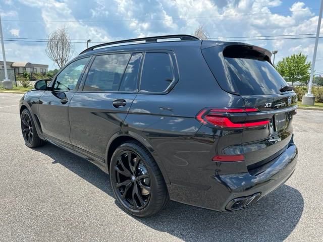 2025 BMW X7 M60i 4