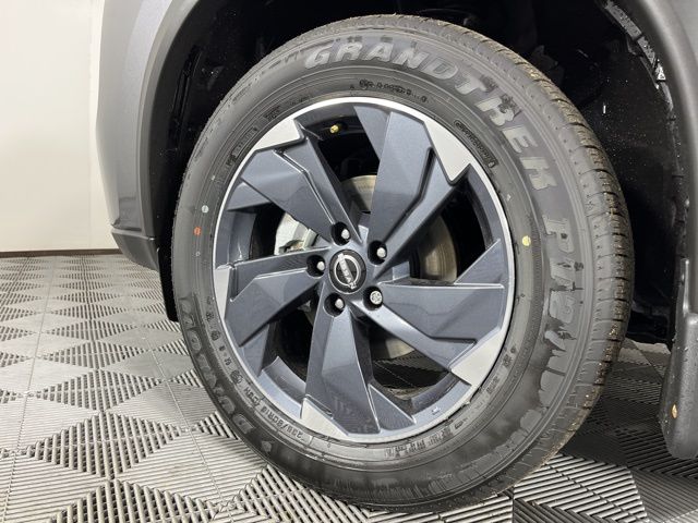 2025 Gun Metallic Nissan Rogue SV FWD SUV